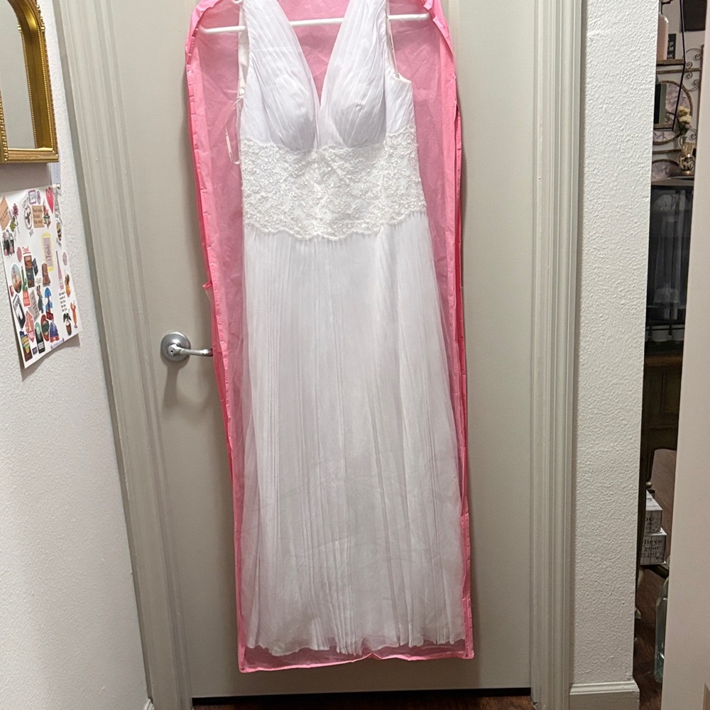 White Lace Bodice Pleated Wedding Dress